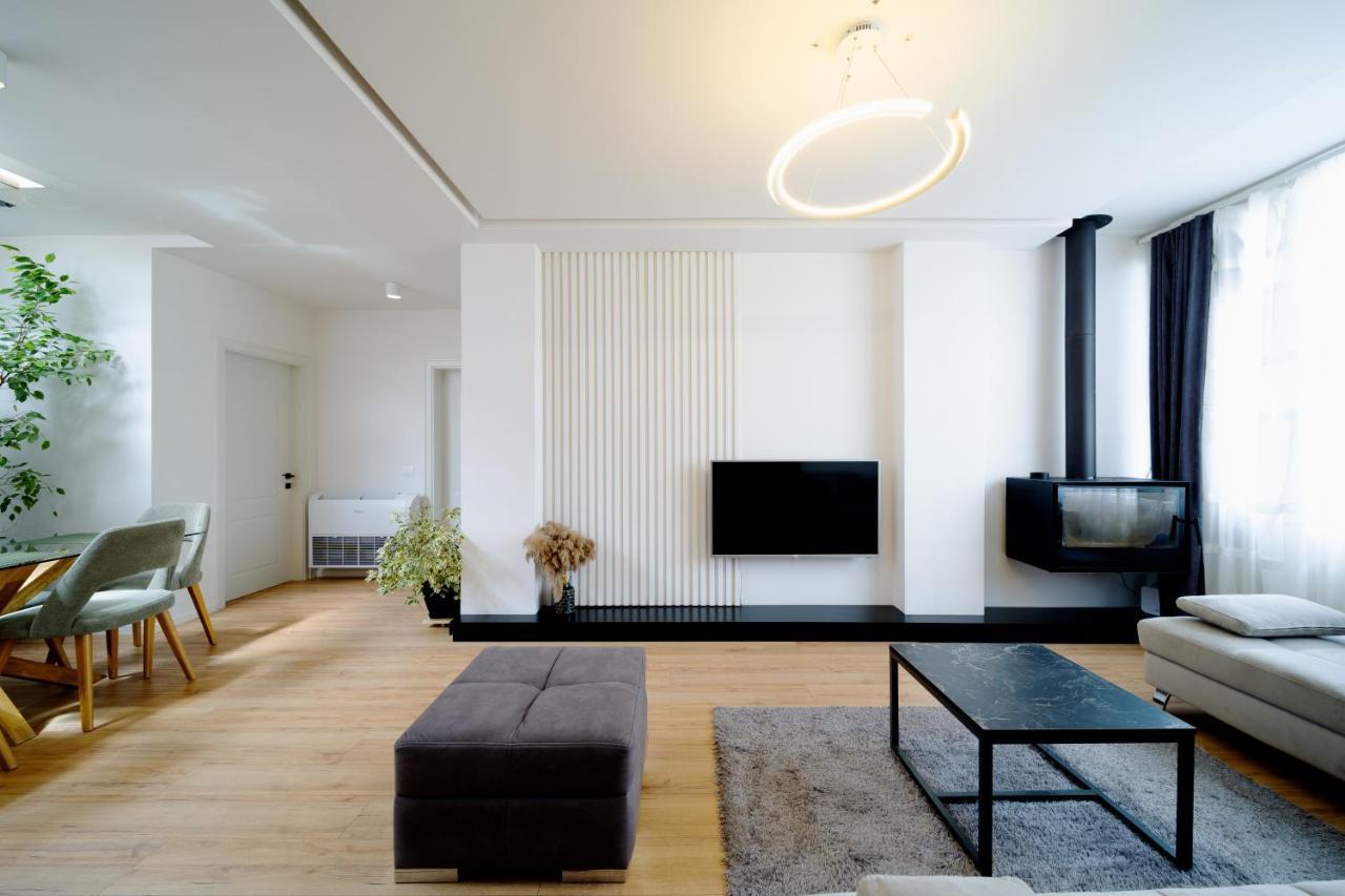 Square Luxury Penthouse * Tirana