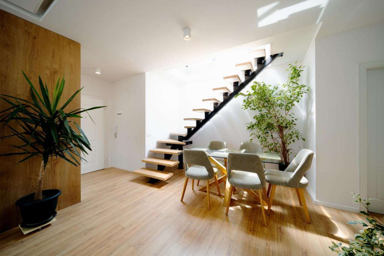 Square Luxury Penthouse Apartament Tirana