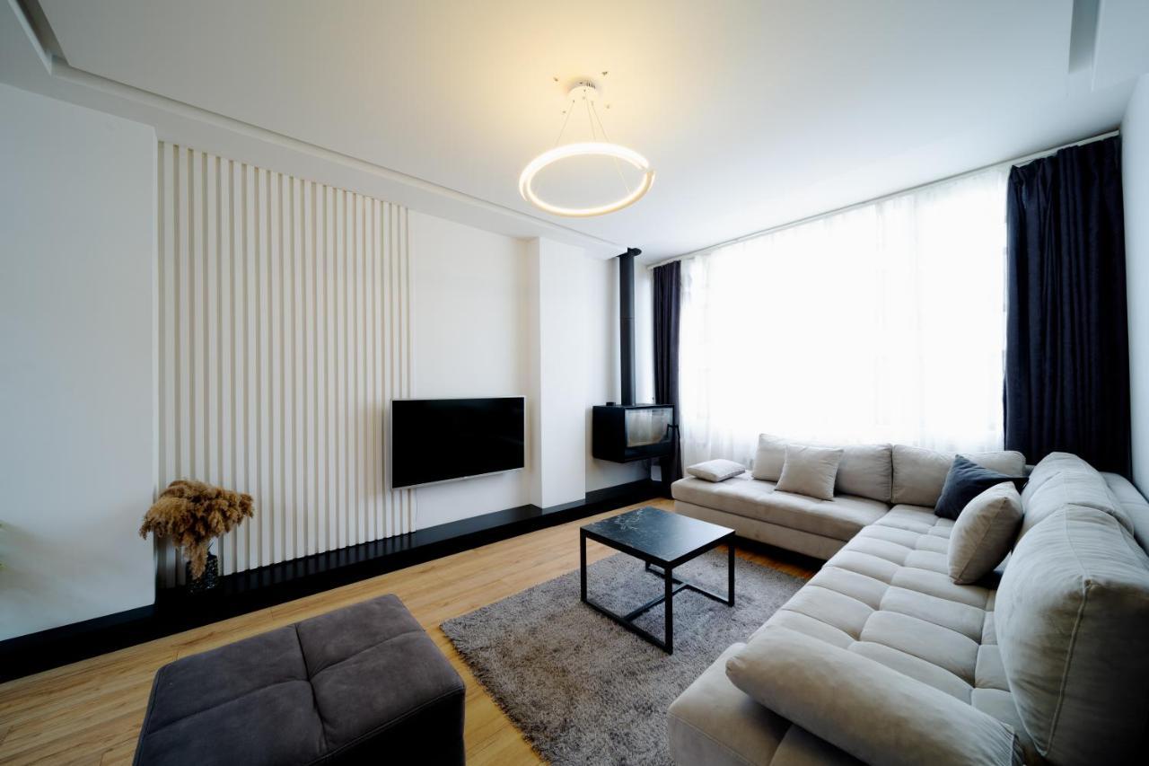 Square Luxury Penthouse *