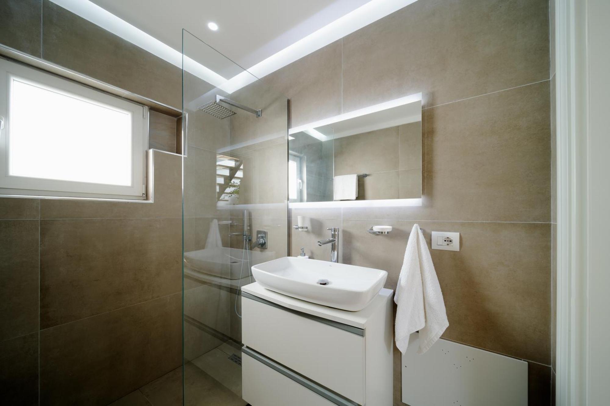 Square Luxury Penthouse Apartament Tirana